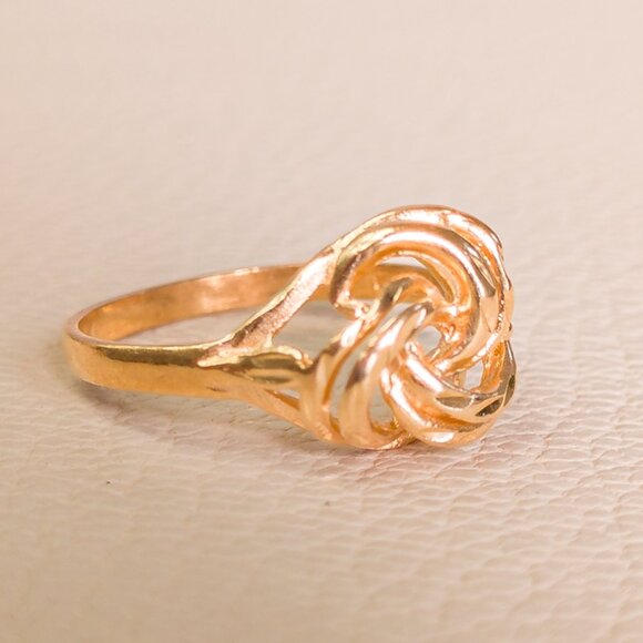 14K Yellow Gold Love-Knot Ring — Size 5.5 - Picture 8 of 13